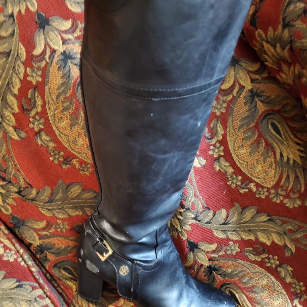 Beautiful LIZ Claiborne boots